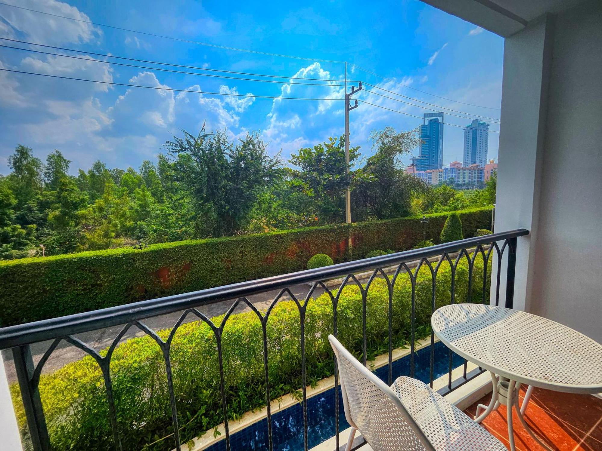 Venetian Residence Джомтиен Бийч Екстериор снимка