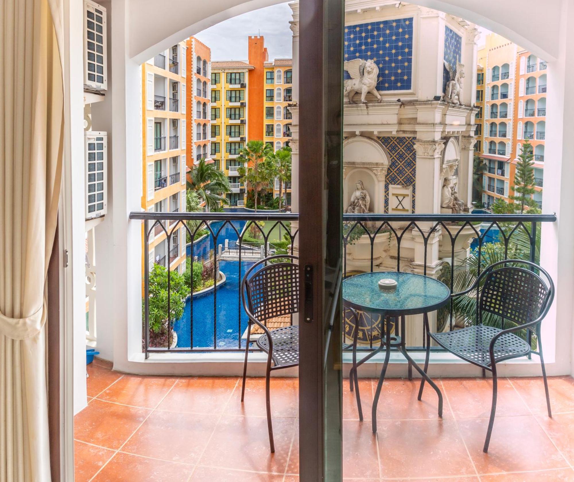 Venetian Residence Джомтиен Бийч Екстериор снимка